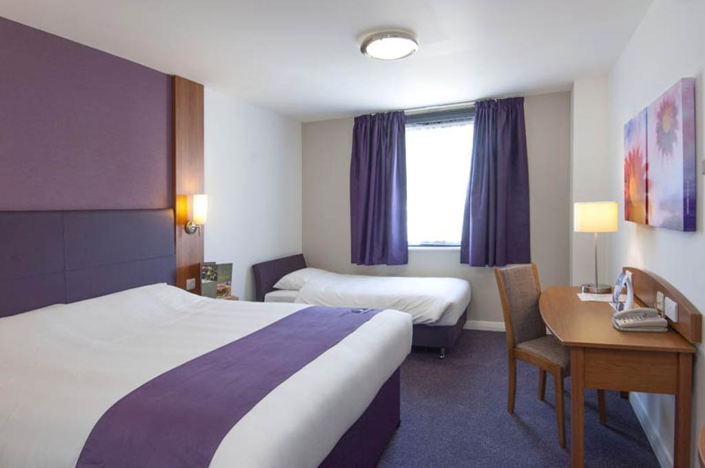 Premier Inn Belfast City Centre - Cathedral Quarter Δωμάτιο φωτογραφία